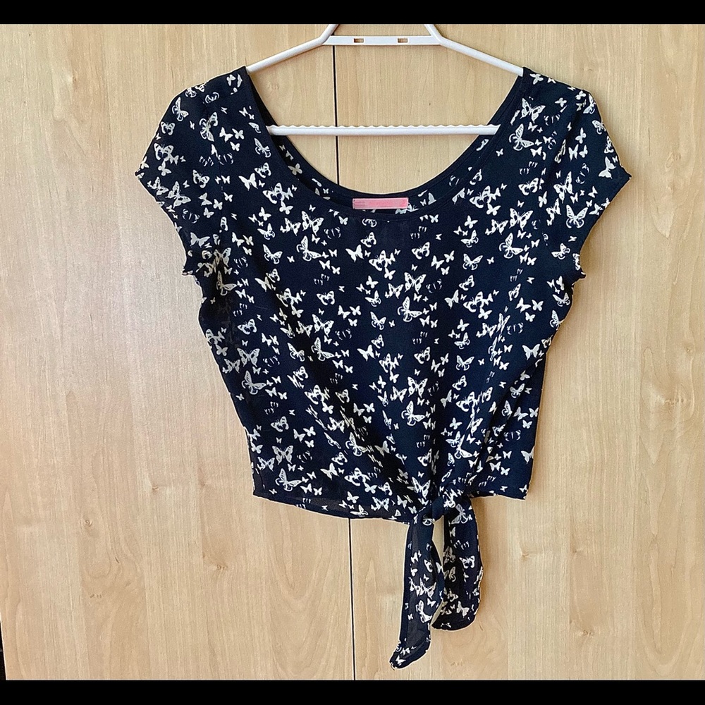 Knot front short sleeve shirt